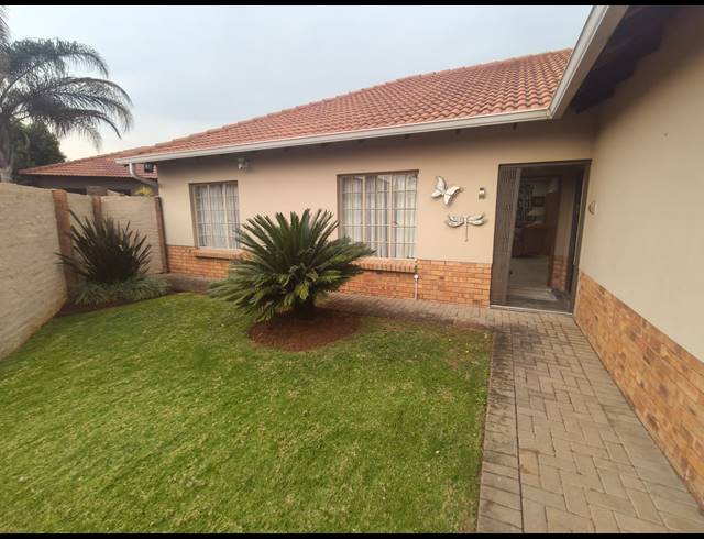 3 BEDROOM HOUSE FOR SALE IN WATERKLOOF